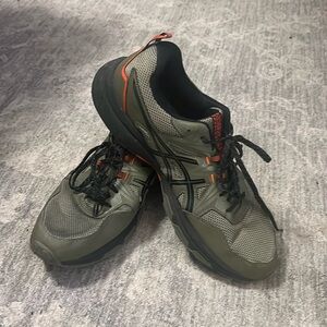 ASICS US Suze 13 Gel Sneakers in Excellent pre-condition.